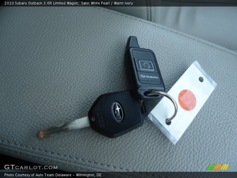 Keys of 2010 Outback 3.6R Limited Wagon