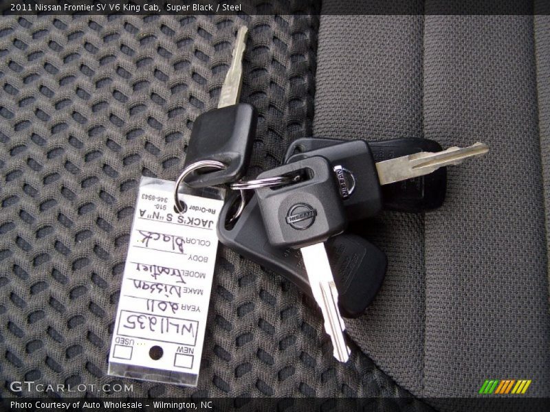 Super Black / Steel 2011 Nissan Frontier SV V6 King Cab