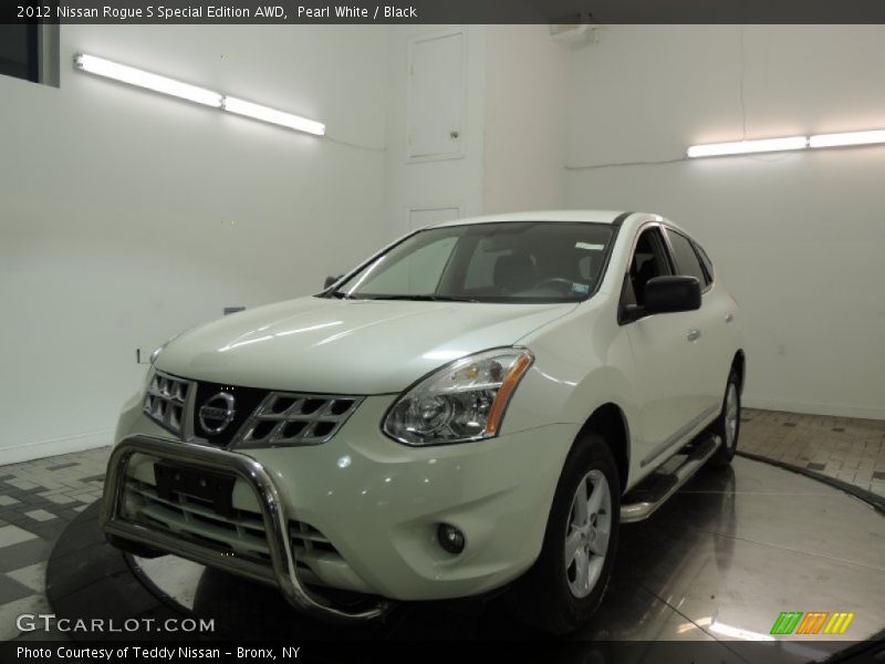 Front 3/4 View of 2012 Rogue S Special Edition AWD