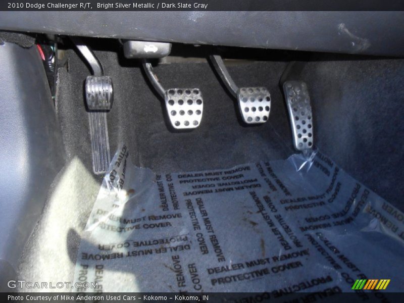Bright Silver Metallic / Dark Slate Gray 2010 Dodge Challenger R/T