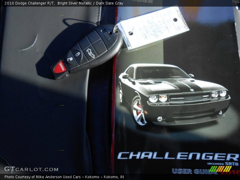 Bright Silver Metallic / Dark Slate Gray 2010 Dodge Challenger R/T
