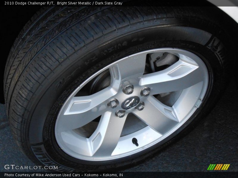 Bright Silver Metallic / Dark Slate Gray 2010 Dodge Challenger R/T