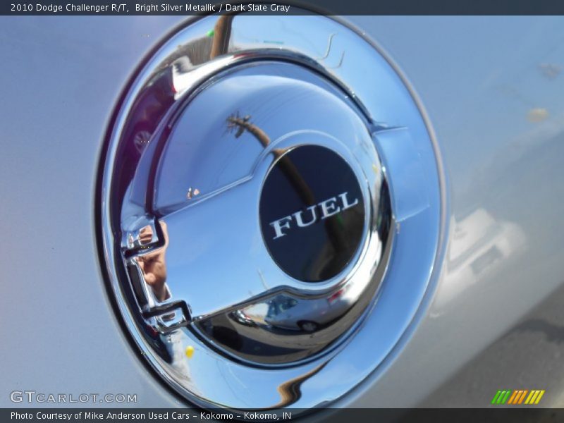 Bright Silver Metallic / Dark Slate Gray 2010 Dodge Challenger R/T