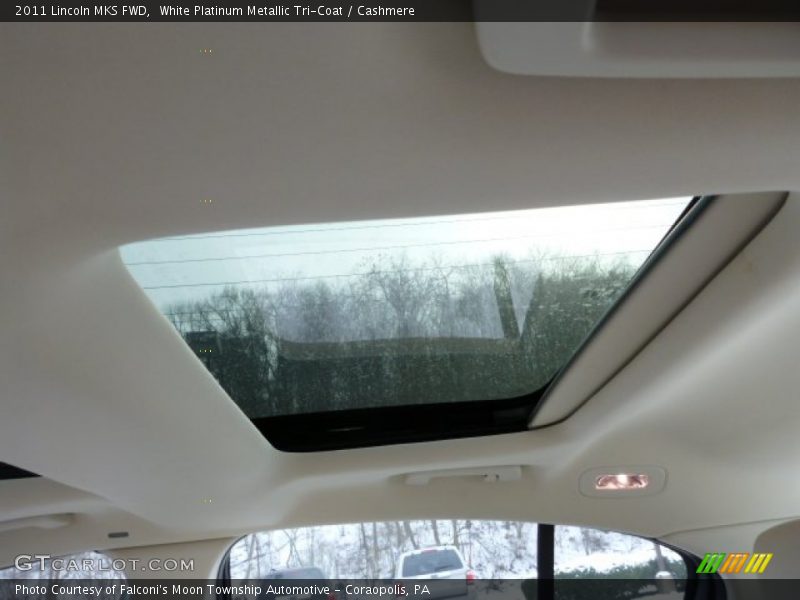 White Platinum Metallic Tri-Coat / Cashmere 2011 Lincoln MKS FWD