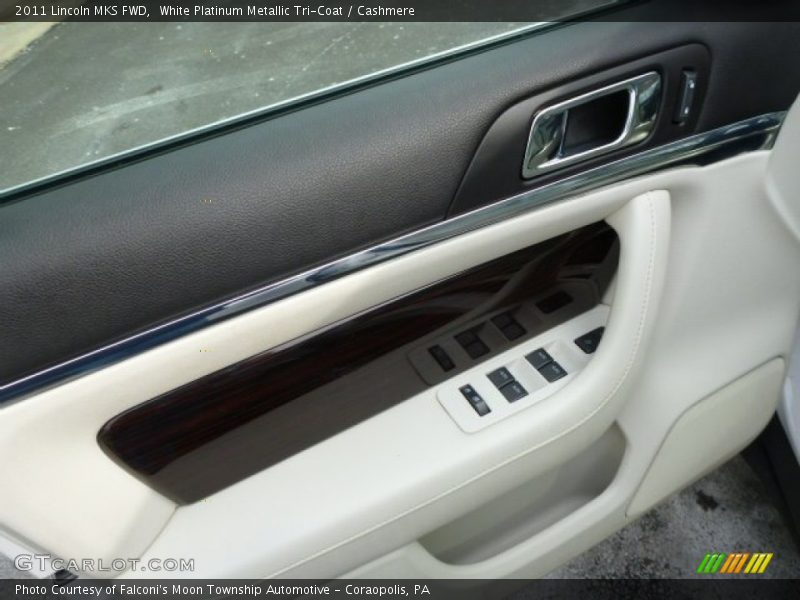 White Platinum Metallic Tri-Coat / Cashmere 2011 Lincoln MKS FWD