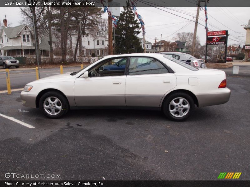 Diamond White Pearl / Ivory 1997 Lexus ES 300