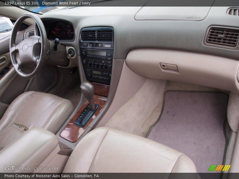 Diamond White Pearl / Ivory 1997 Lexus ES 300