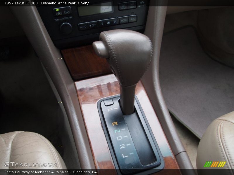 Diamond White Pearl / Ivory 1997 Lexus ES 300