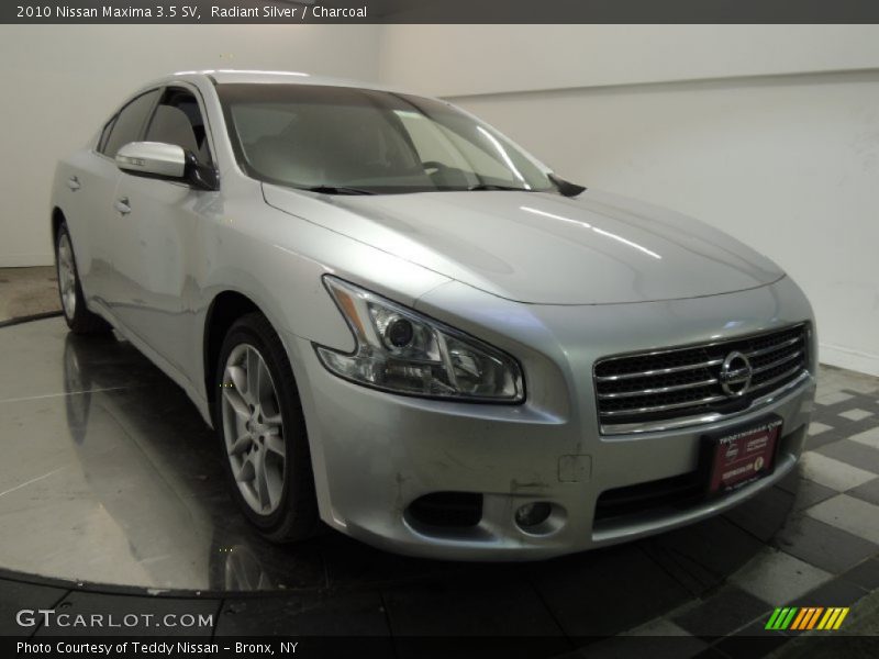 Radiant Silver / Charcoal 2010 Nissan Maxima 3.5 SV