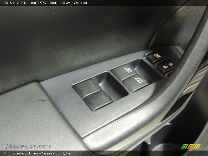 Radiant Silver / Charcoal 2010 Nissan Maxima 3.5 SV