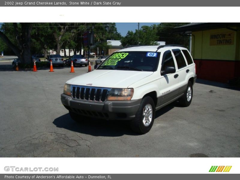 Stone White / Dark Slate Gray 2002 Jeep Grand Cherokee Laredo