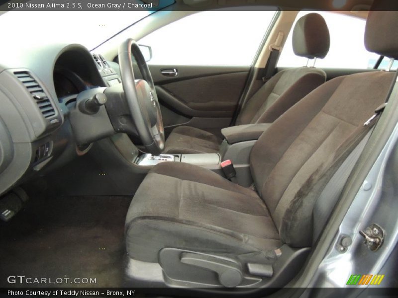 Front Seat of 2010 Altima 2.5 S