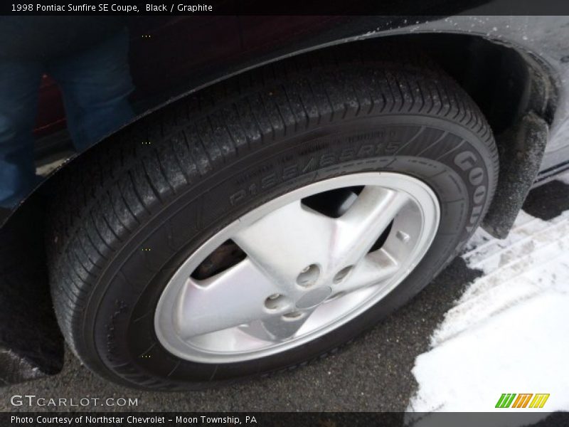 Black / Graphite 1998 Pontiac Sunfire SE Coupe