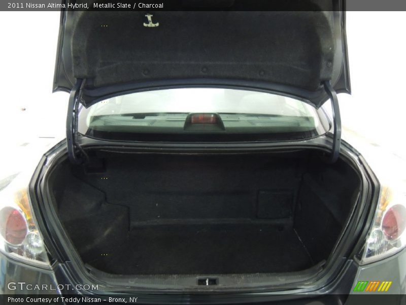  2011 Altima Hybrid Trunk