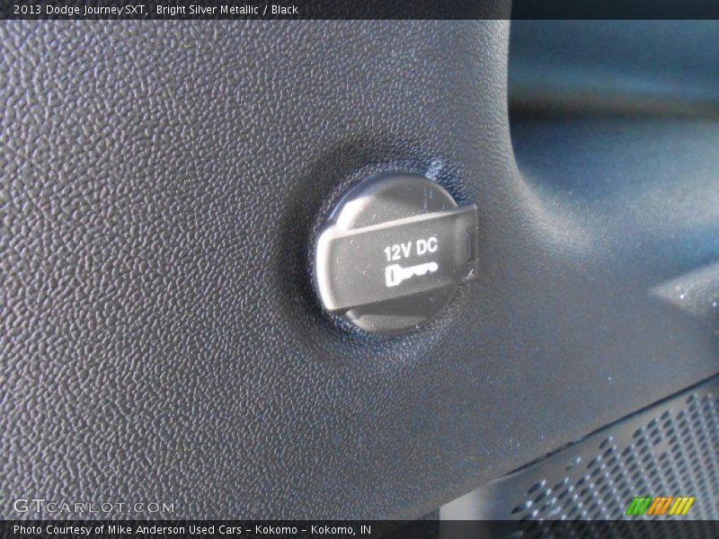 Bright Silver Metallic / Black 2013 Dodge Journey SXT