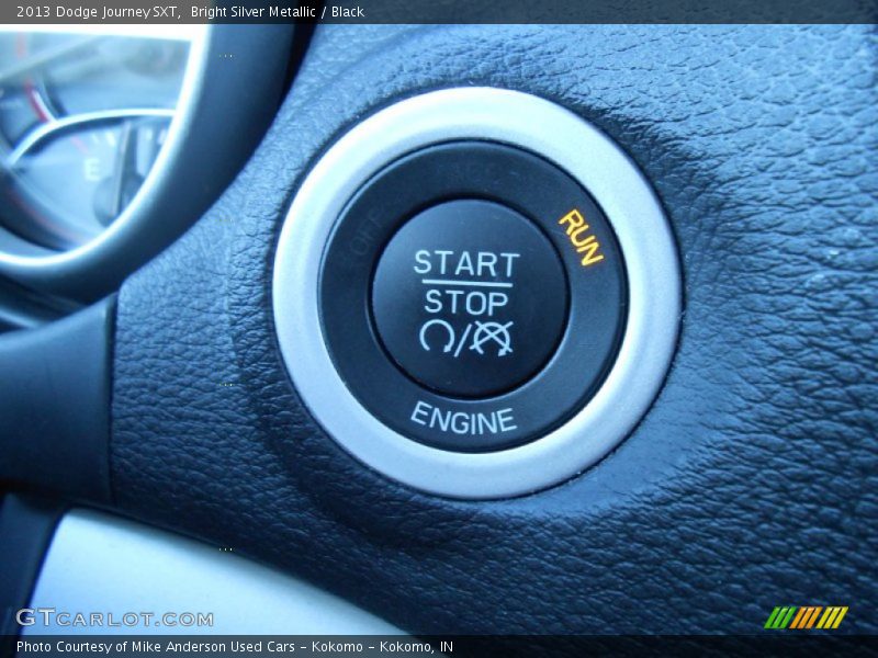 Bright Silver Metallic / Black 2013 Dodge Journey SXT