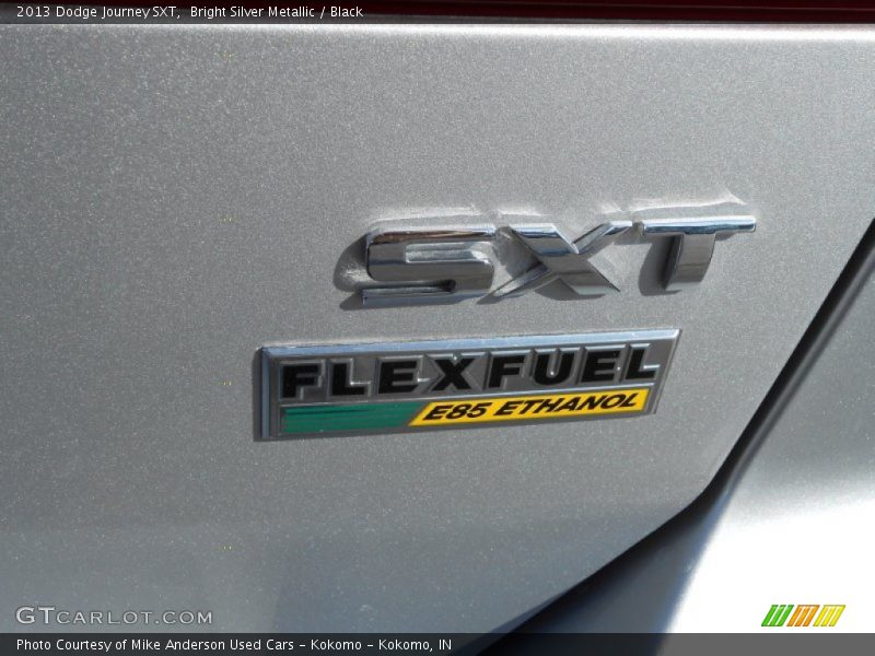 Bright Silver Metallic / Black 2013 Dodge Journey SXT