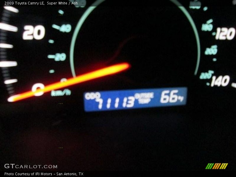 Super White / Ash 2009 Toyota Camry LE