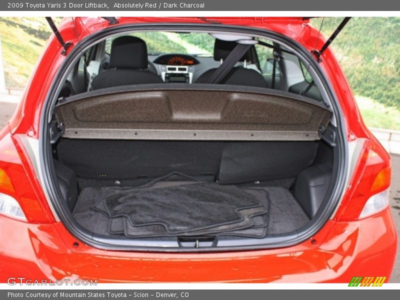  2009 Yaris 3 Door Liftback Trunk