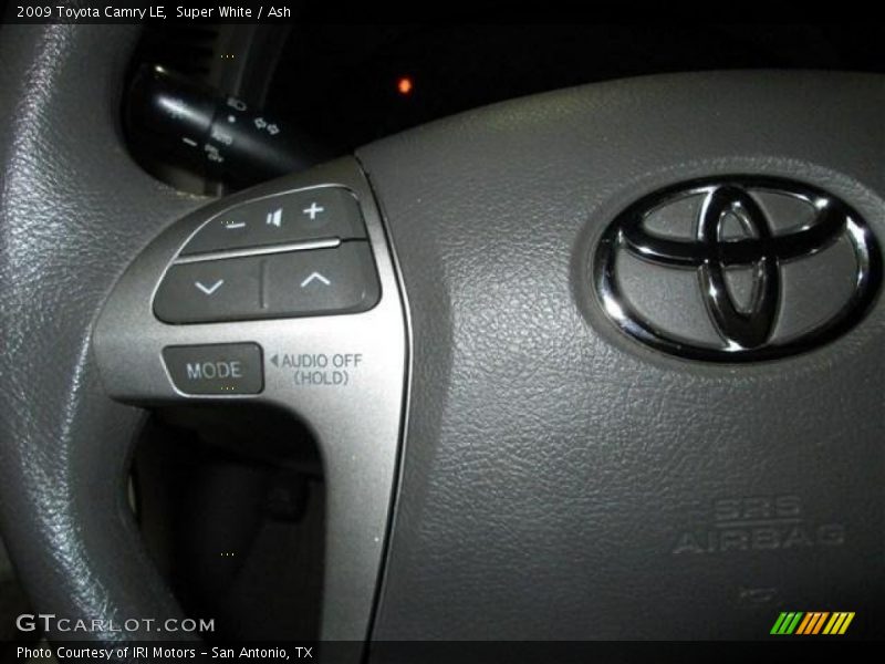 Super White / Ash 2009 Toyota Camry LE