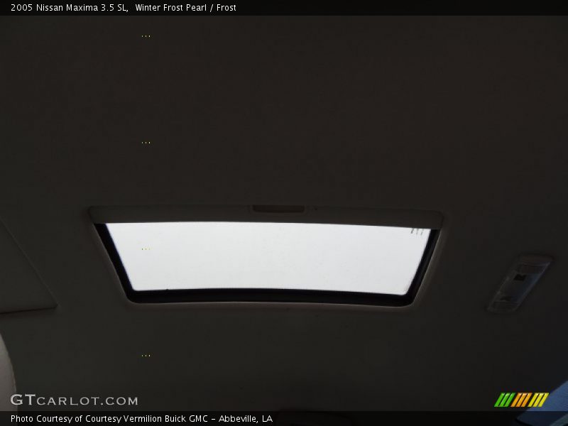 Sunroof of 2005 Maxima 3.5 SL