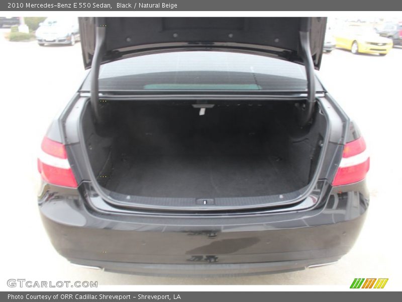 Black / Natural Beige 2010 Mercedes-Benz E 550 Sedan