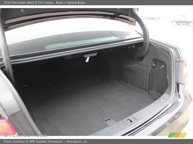 Black / Natural Beige 2010 Mercedes-Benz E 550 Sedan