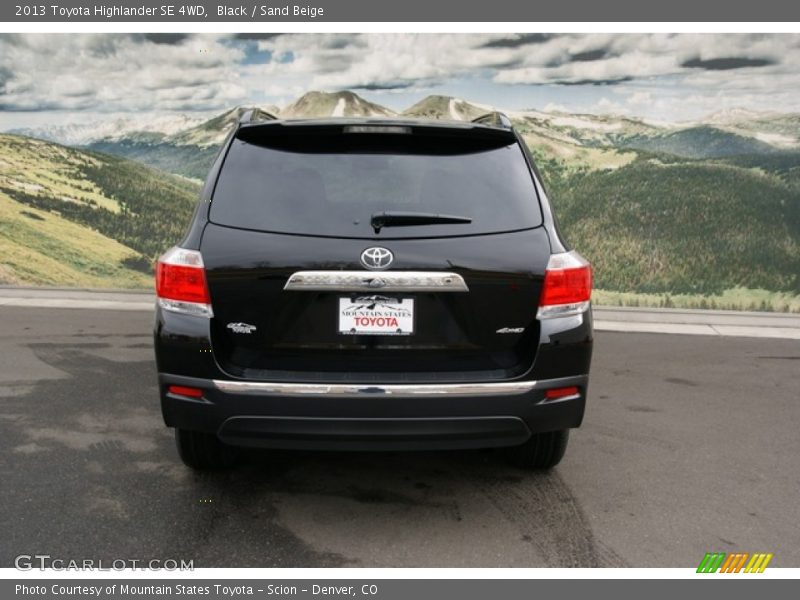 Black / Sand Beige 2013 Toyota Highlander SE 4WD