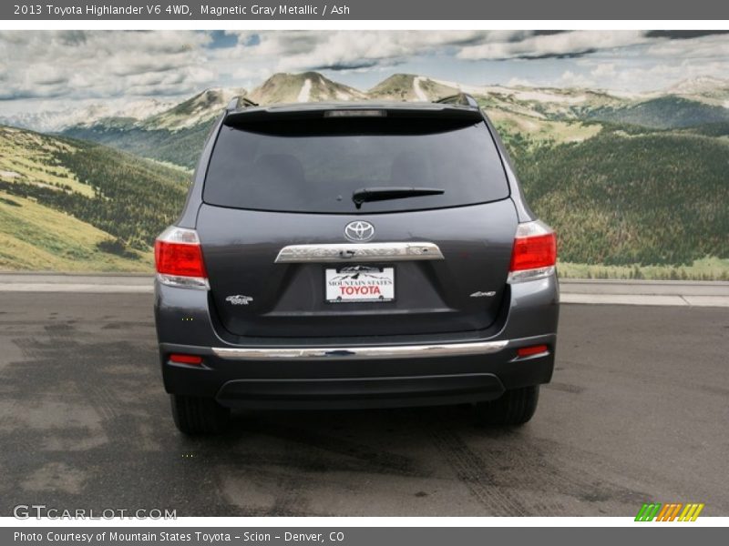 Magnetic Gray Metallic / Ash 2013 Toyota Highlander V6 4WD