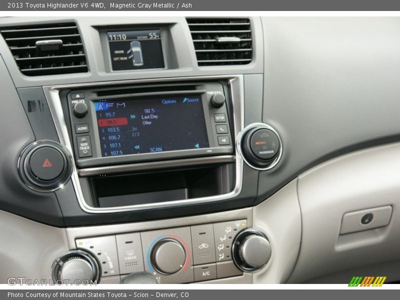 Magnetic Gray Metallic / Ash 2013 Toyota Highlander V6 4WD