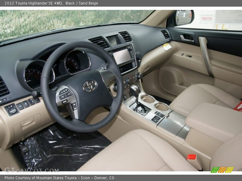 Black / Sand Beige 2013 Toyota Highlander SE 4WD
