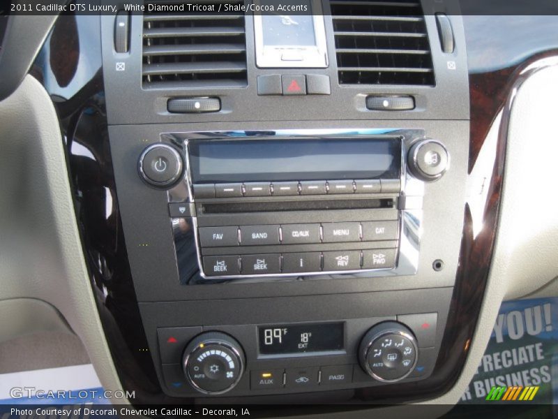 White Diamond Tricoat / Shale/Cocoa Accents 2011 Cadillac DTS Luxury