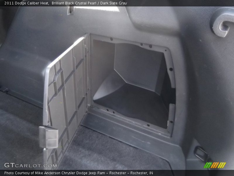 Brilliant Black Crystal Pearl / Dark Slate Gray 2011 Dodge Caliber Heat