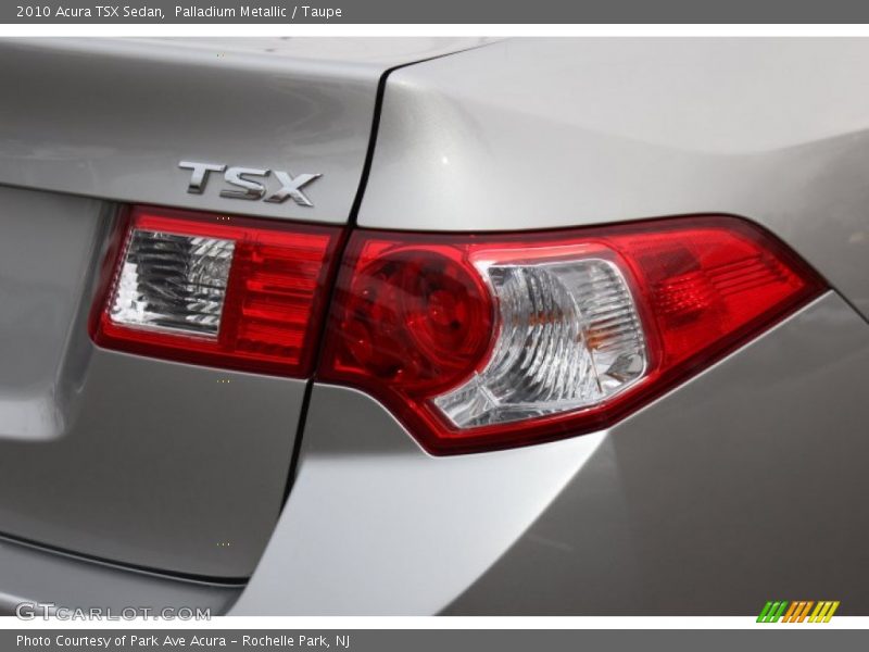  2010 TSX Sedan Logo