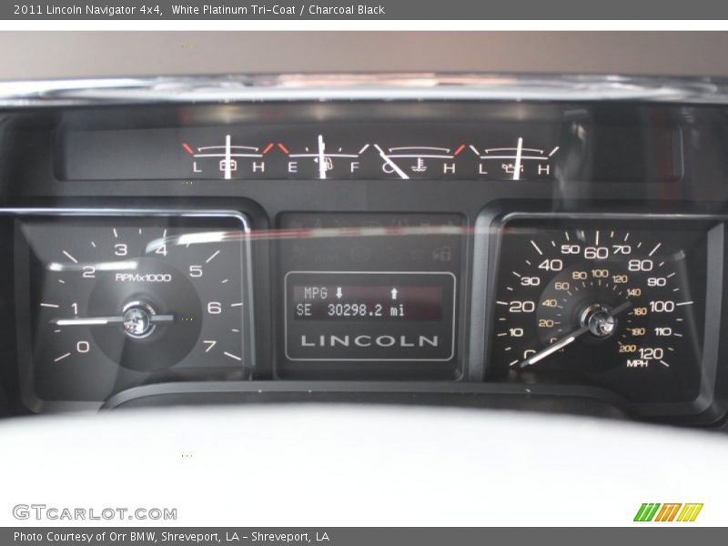 White Platinum Tri-Coat / Charcoal Black 2011 Lincoln Navigator 4x4