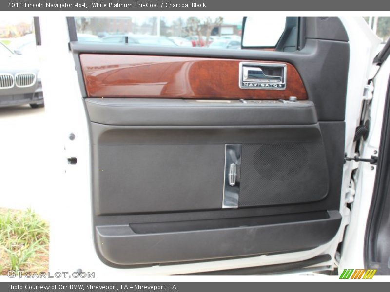 White Platinum Tri-Coat / Charcoal Black 2011 Lincoln Navigator 4x4
