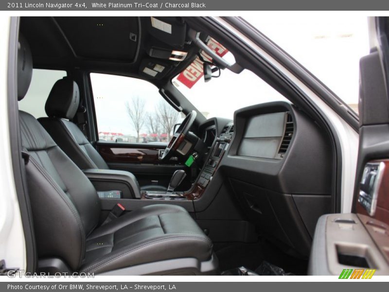 White Platinum Tri-Coat / Charcoal Black 2011 Lincoln Navigator 4x4