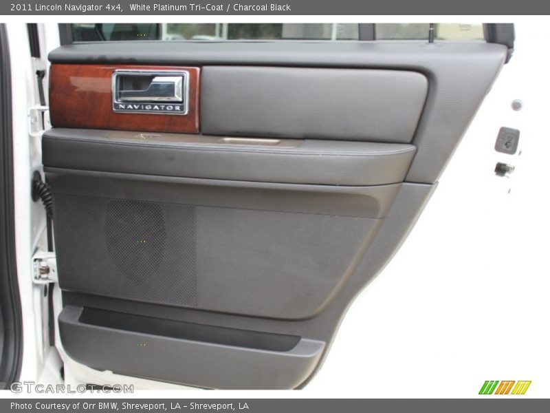 White Platinum Tri-Coat / Charcoal Black 2011 Lincoln Navigator 4x4