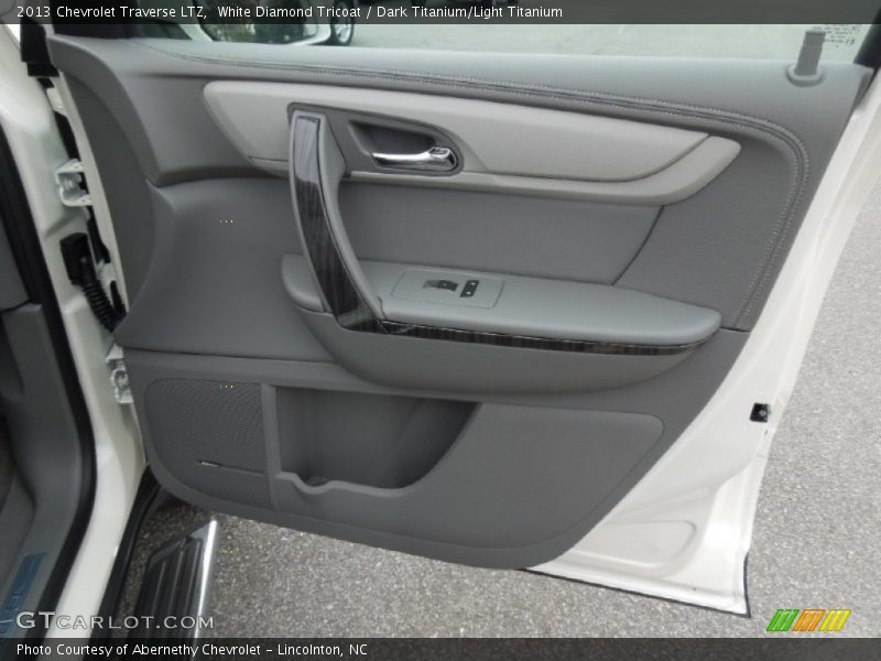 White Diamond Tricoat / Dark Titanium/Light Titanium 2013 Chevrolet Traverse LTZ