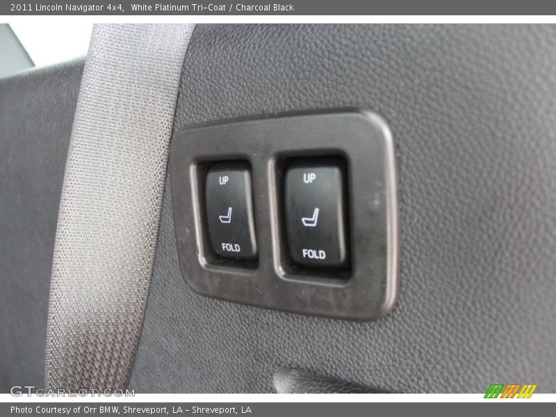 White Platinum Tri-Coat / Charcoal Black 2011 Lincoln Navigator 4x4
