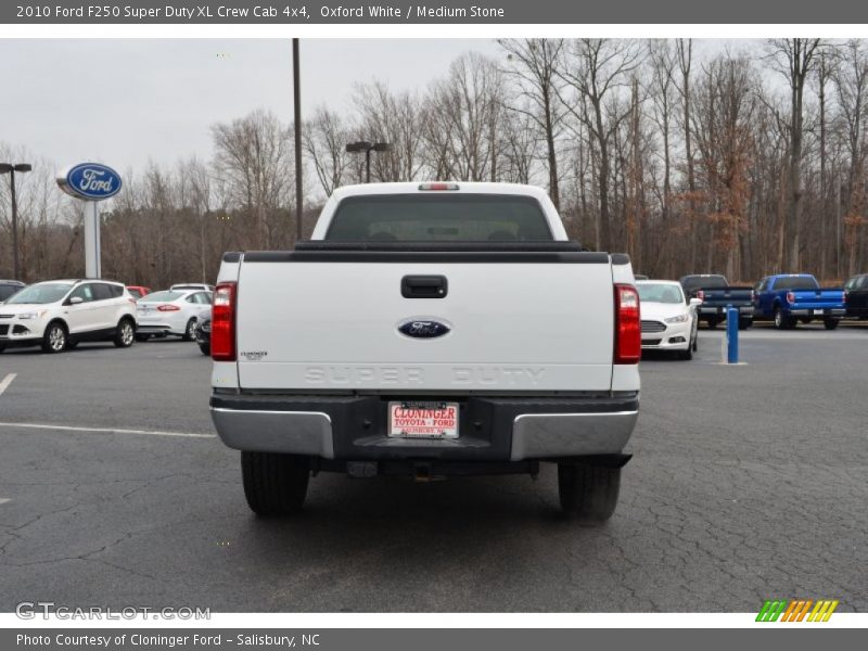 Oxford White / Medium Stone 2010 Ford F250 Super Duty XL Crew Cab 4x4