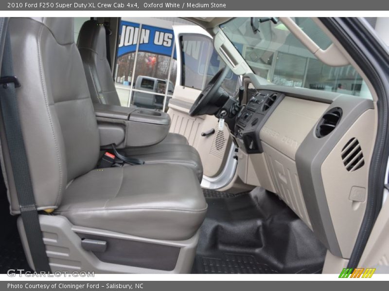 Oxford White / Medium Stone 2010 Ford F250 Super Duty XL Crew Cab 4x4