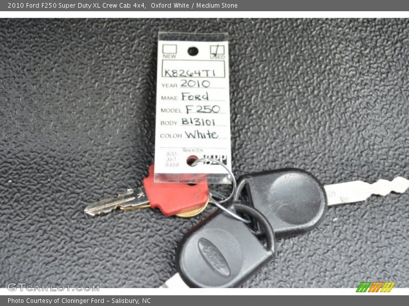 Oxford White / Medium Stone 2010 Ford F250 Super Duty XL Crew Cab 4x4