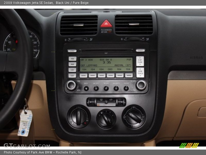 Controls of 2009 Jetta SE Sedan