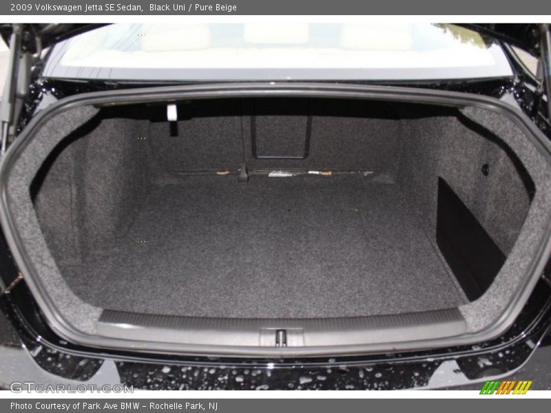  2009 Jetta SE Sedan Trunk