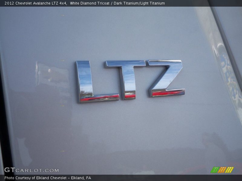 White Diamond Tricoat / Dark Titanium/Light Titanium 2012 Chevrolet Avalanche LTZ 4x4