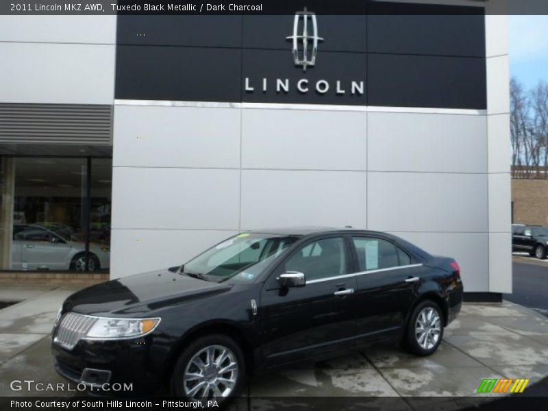 Tuxedo Black Metallic / Dark Charcoal 2011 Lincoln MKZ AWD