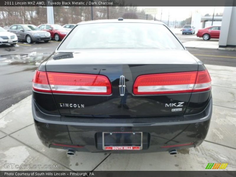 Tuxedo Black Metallic / Dark Charcoal 2011 Lincoln MKZ AWD