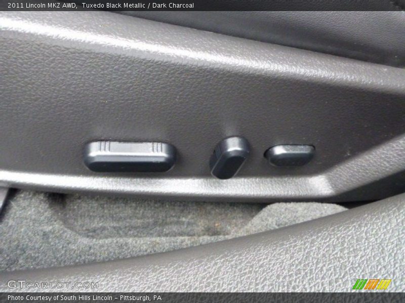 Tuxedo Black Metallic / Dark Charcoal 2011 Lincoln MKZ AWD