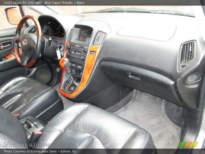 Dashboard of 2003 RX 300 AWD